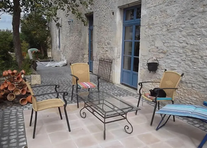 Manoir De Coulandon بيت ضيافة 3*