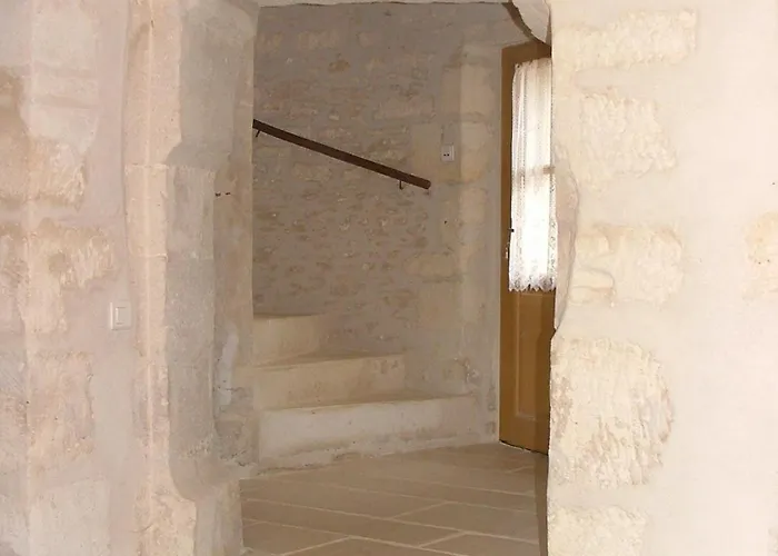 Manoir De Coulandon بيت ضيافة أرجينتان